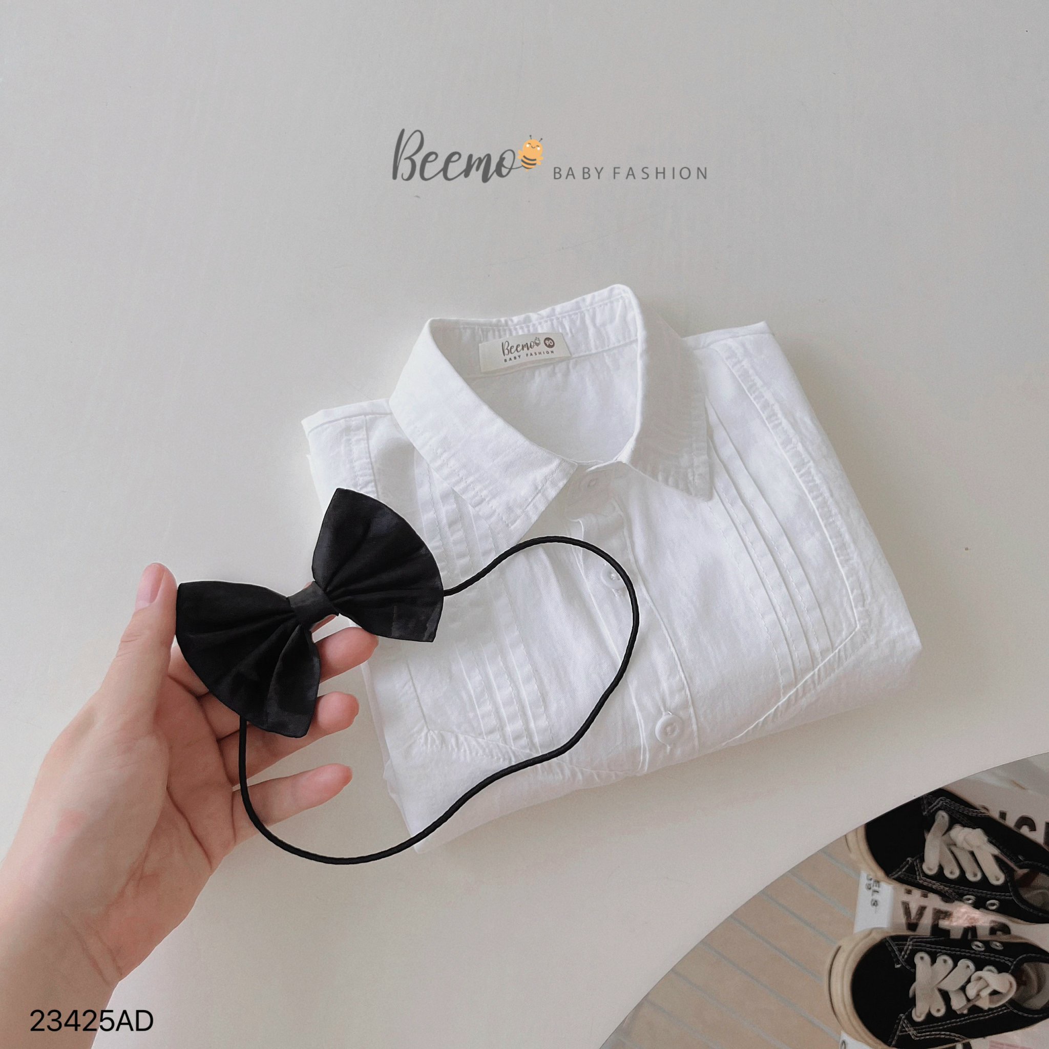 Áo sơ mi trắng cổ đức Beemo xếp li ngực ( kèm nơ ) size 80 - 130