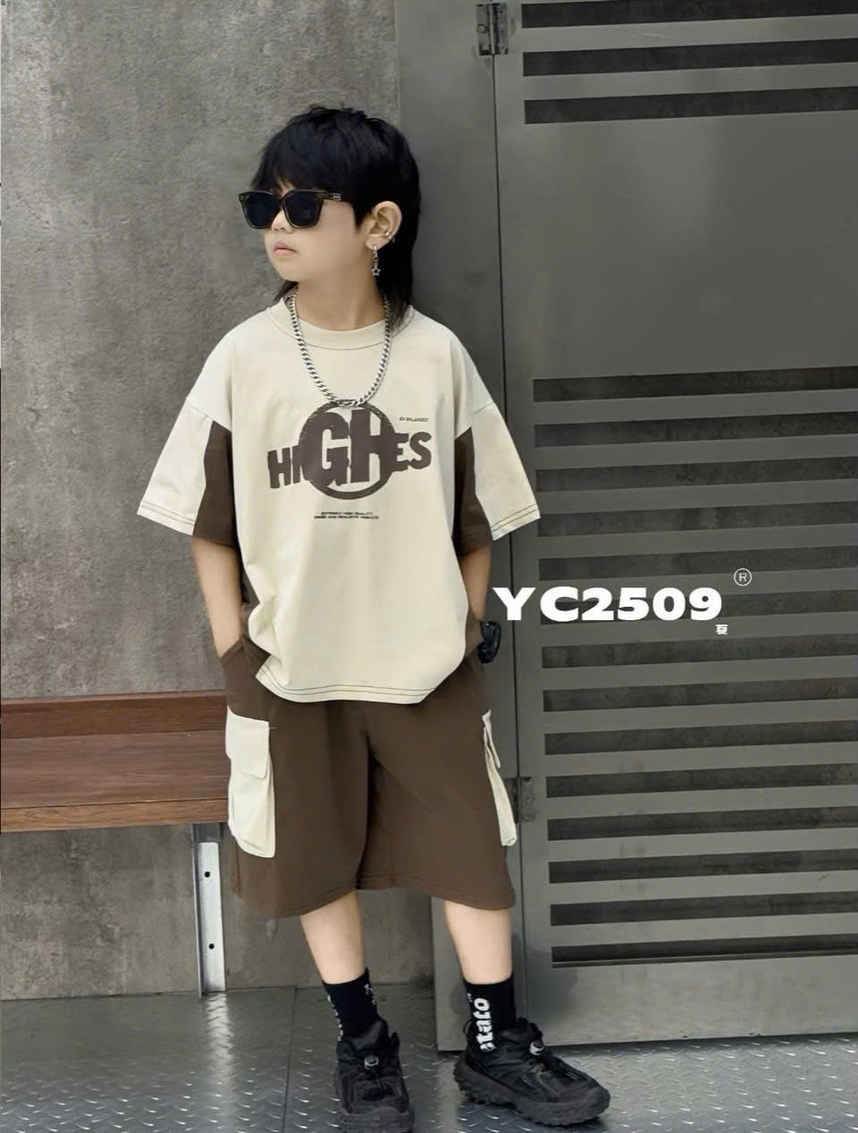 2509 - Bộ cotton QC 2 màu in chữ Highes bé trai size 110-150