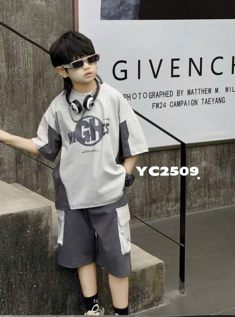 2509 - Bộ cotton QC 2 màu in chữ Highes bé trai size 110-150
