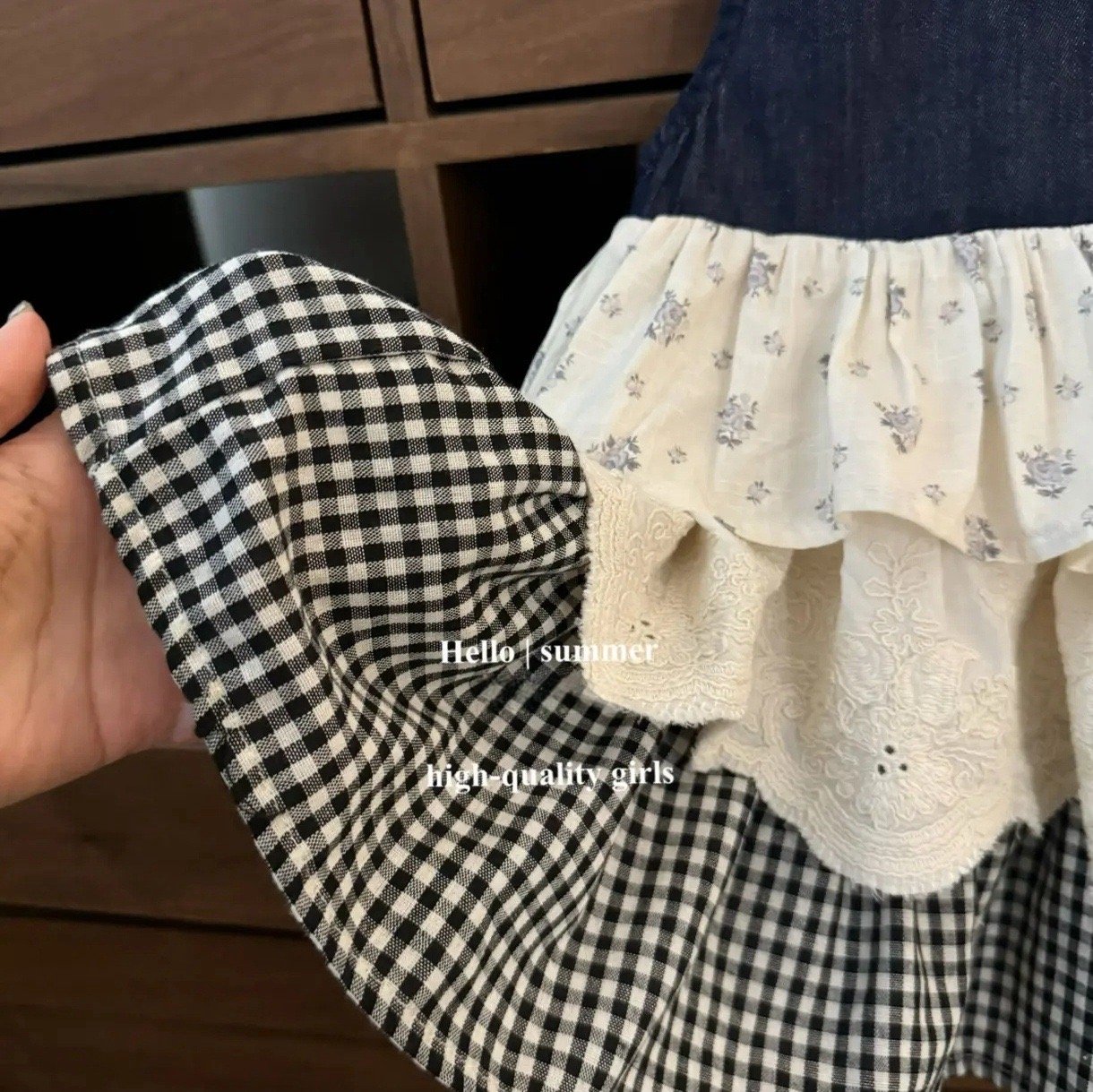 Váy QC sát nách denim phối màu tone trắng xanh bé gái size 80-140