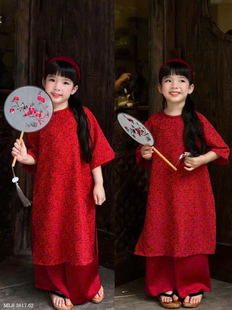 MLS 3817 - Set áo dài gấm đỏ mợ ba hoạ tiết vân chìm bé gái size 2-12y