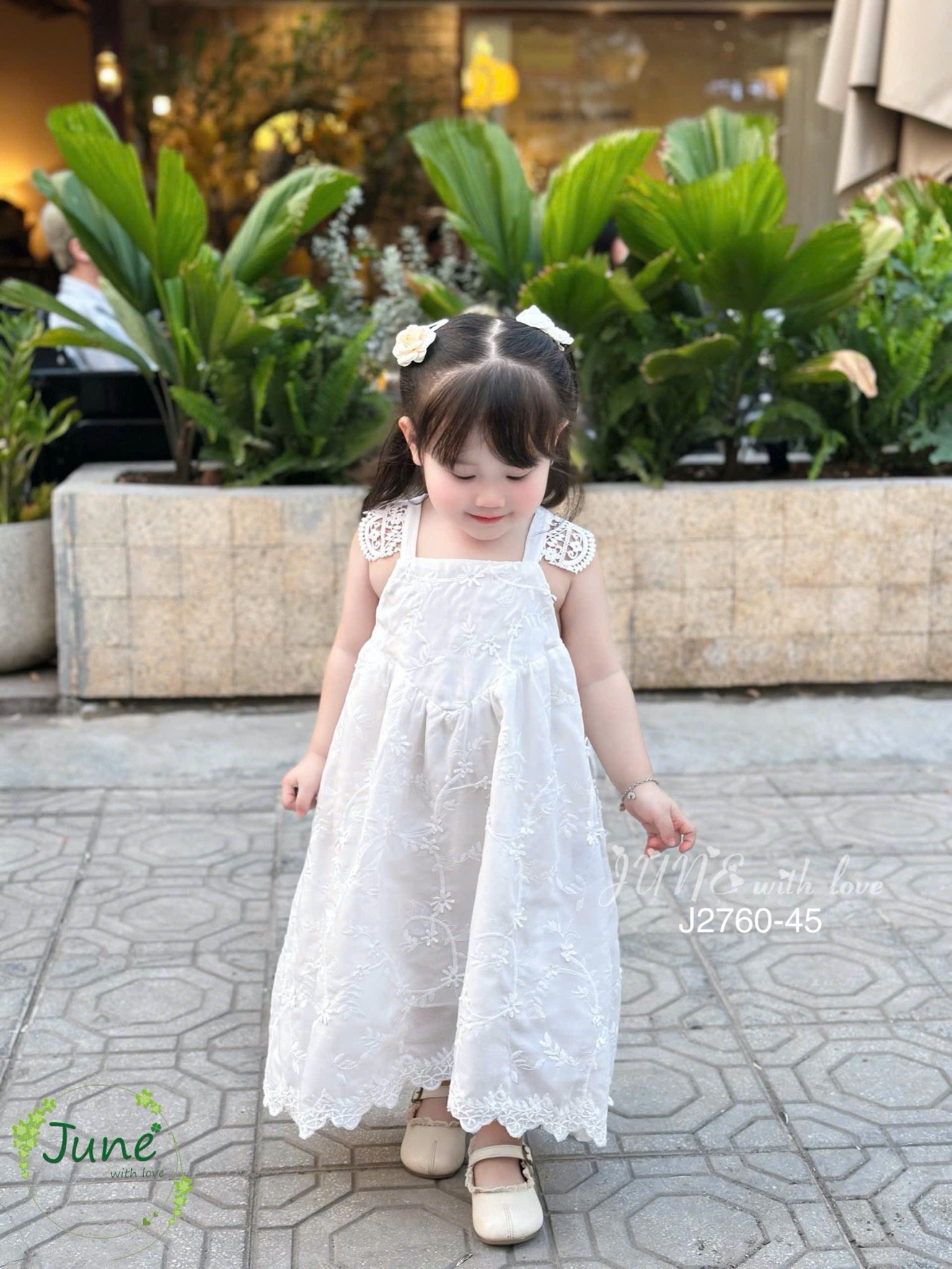 J2760 - Váy June With Love màu trắng ren chéo lưng bé gái size 1-10y