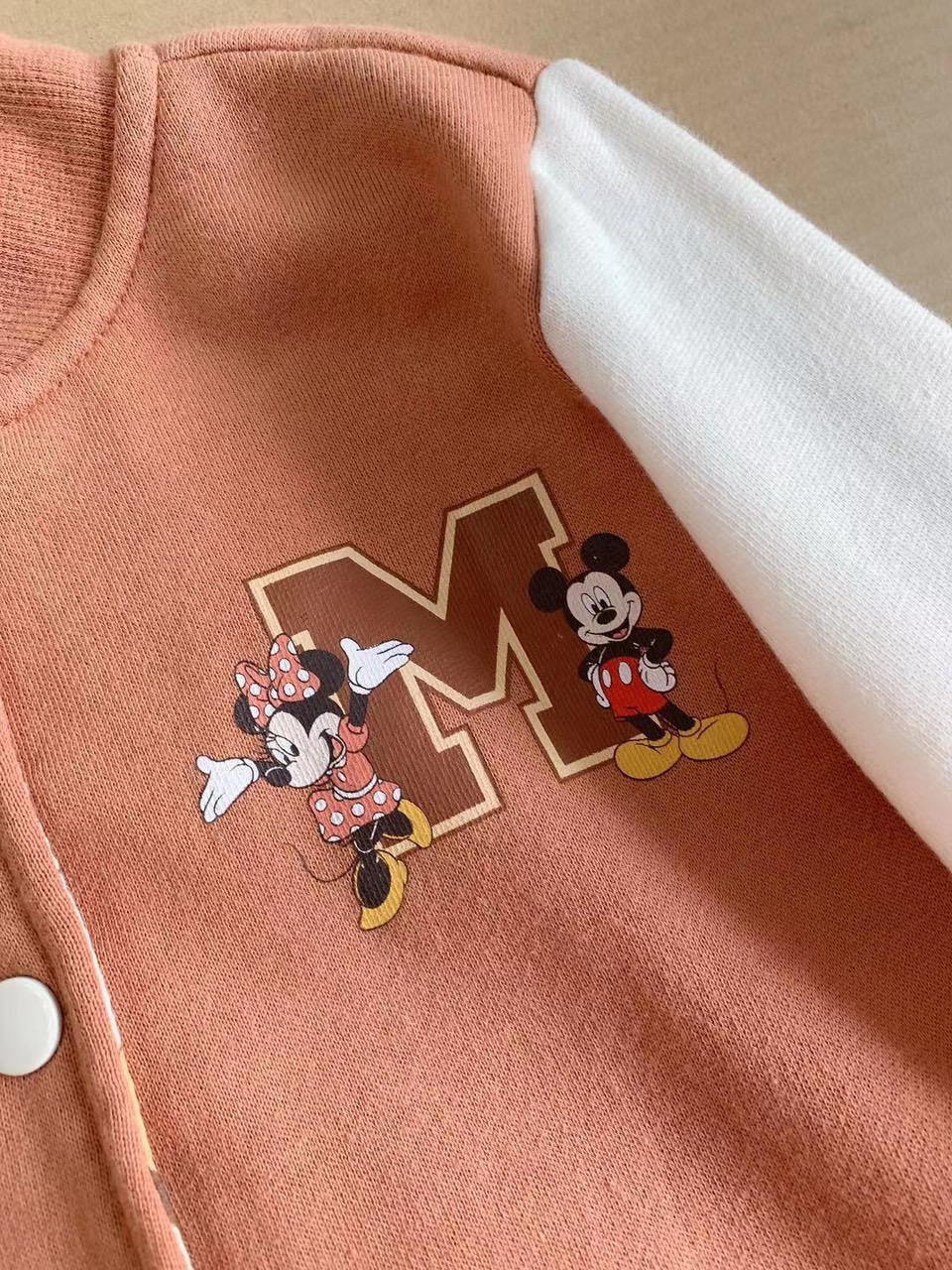 Áo khoác bomber Disney Mickey màu nâu phối tay be size 1-5y