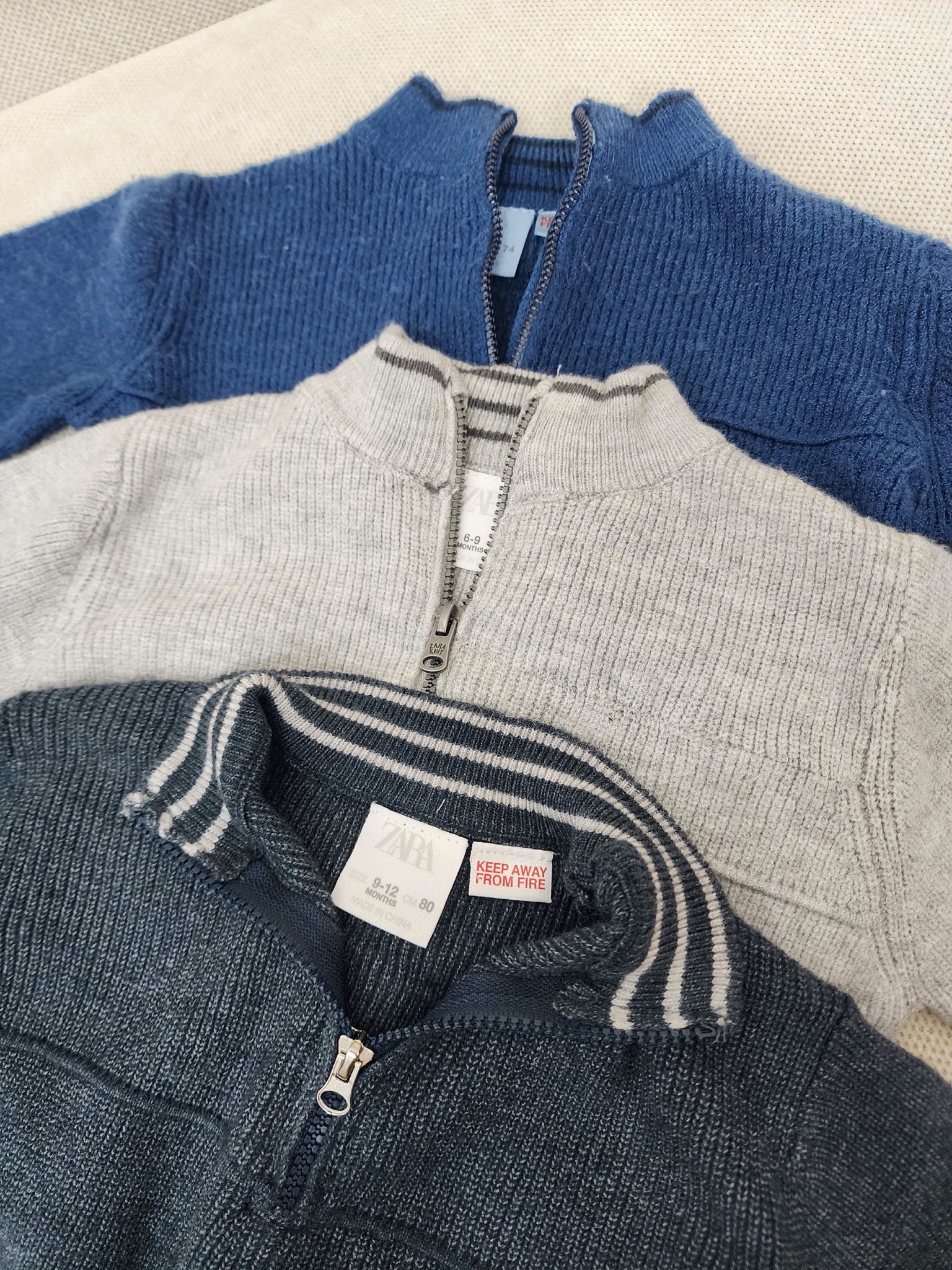 Áo len cổ khoá Zara 3 màu bé trai size 9m-5y