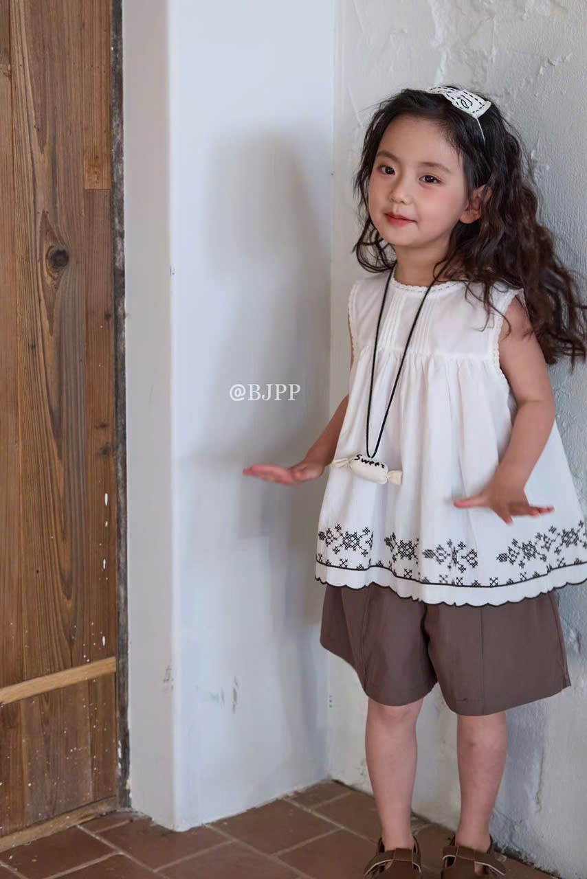 9696 - Quần short kaki 2 màu cho bé gái size 90-130