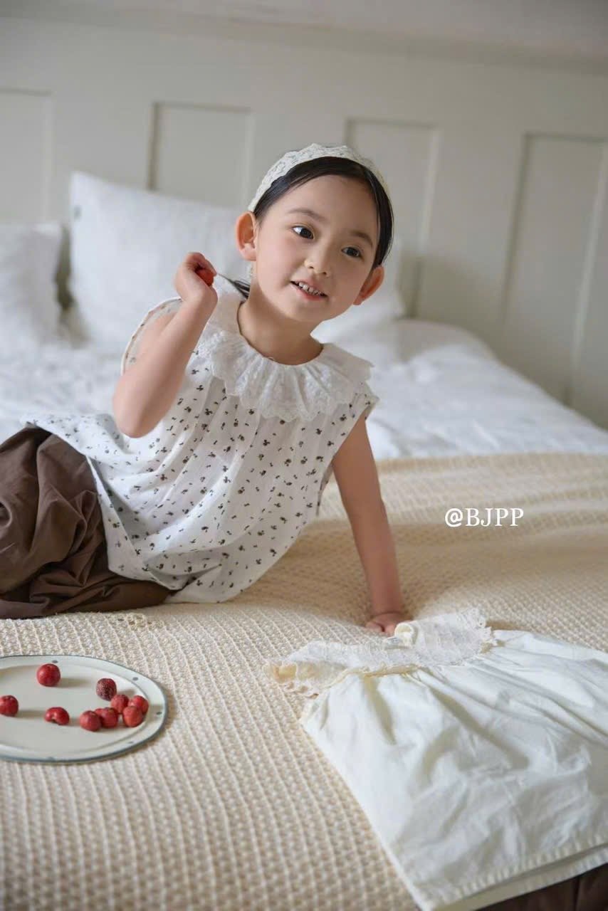 99073 - Áo sơ mi thô hoa nhí cổ ren bé gái size 90-130