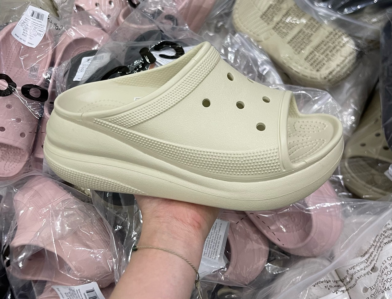 Lê Crocs đế cao trơn nhiều màu cho Mẹ