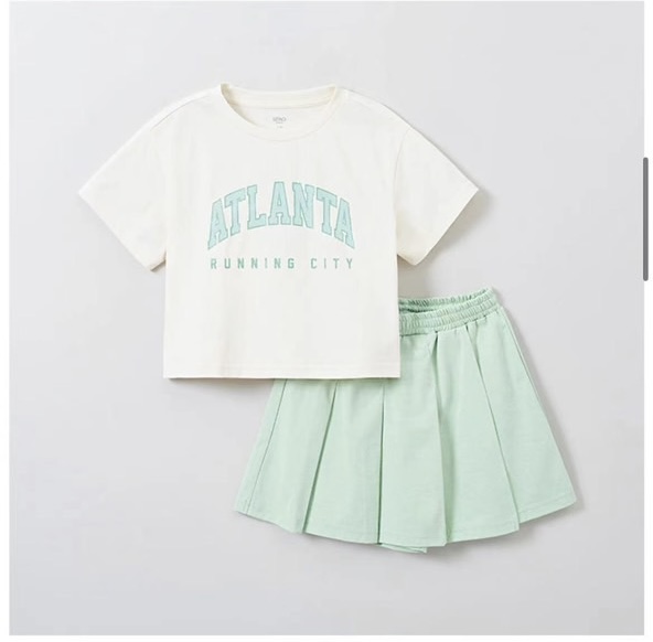 Bộ thể thao Spao Atlanta áo thun + quần giả váy xếp ly 2 màu BG size 110-160