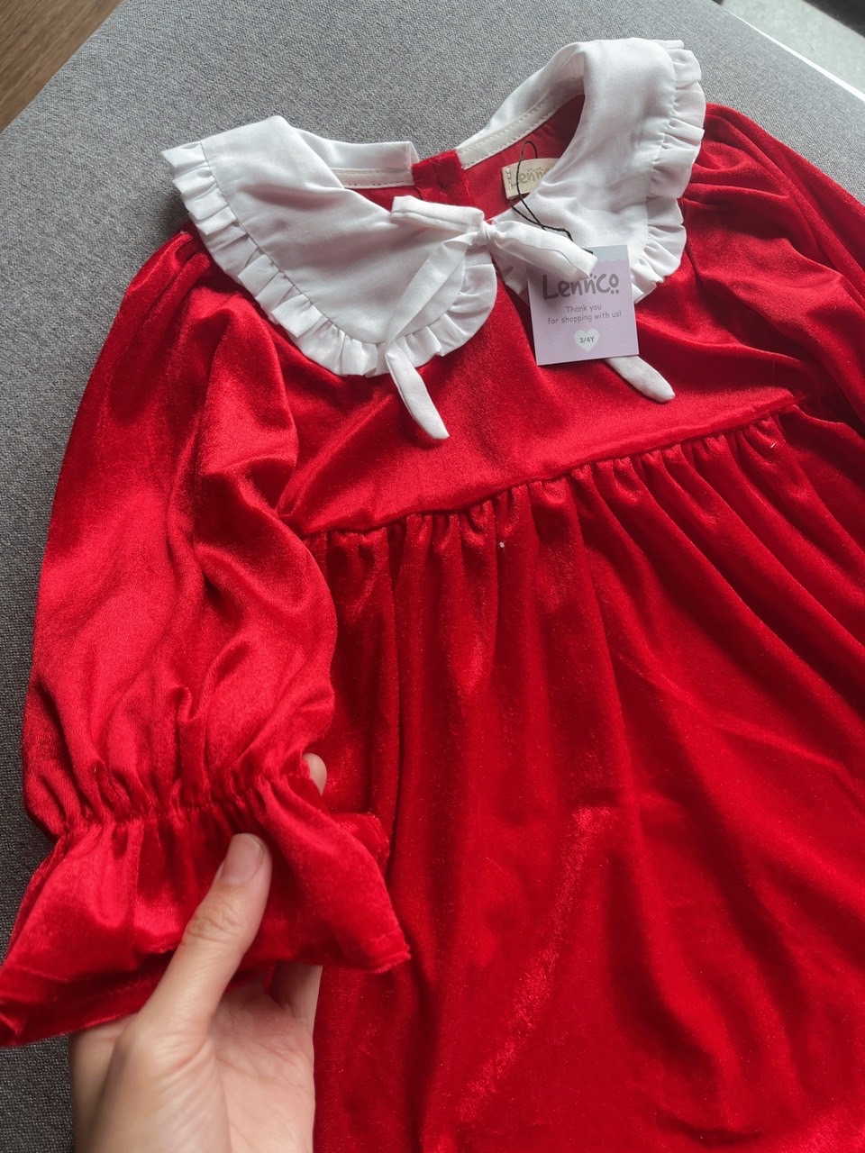Váy Lennco nhung đỏ phối cổ sen bèo trắng size 12m - 10y