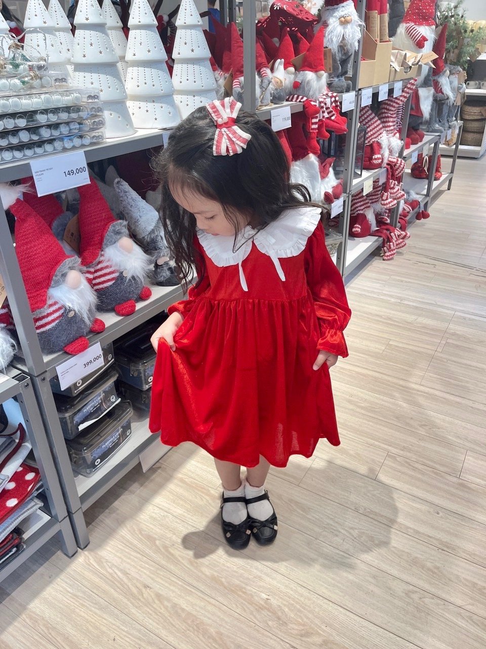 Váy Lennco nhung đỏ phối cổ sen bèo trắng size 12m - 10y