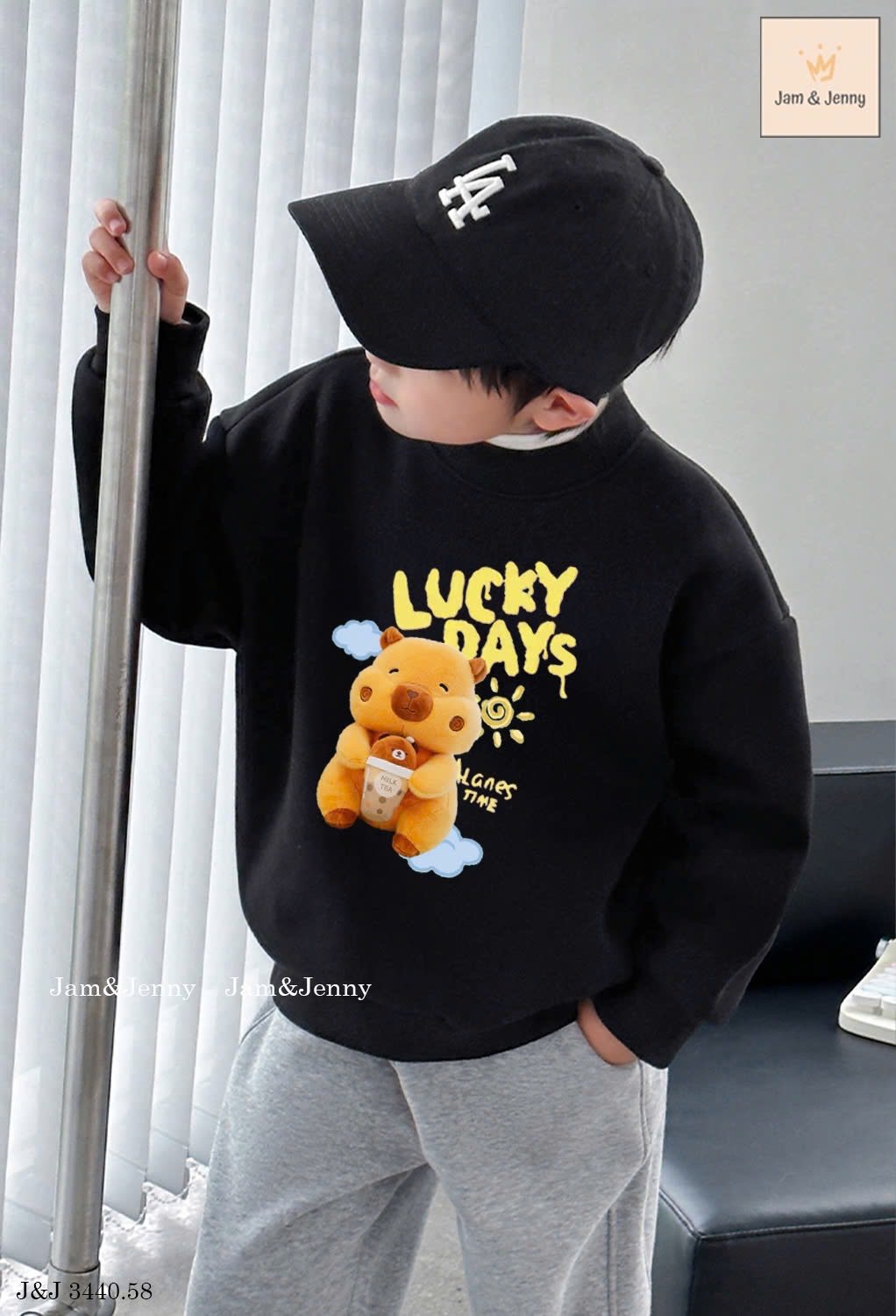 J&J 3440 - Bộ nỉ da cá Jam&Jenny áo đen Capybara - quần ghi size 2 - 12y
