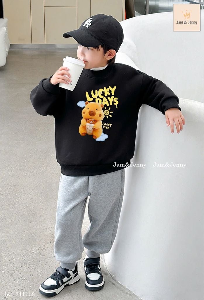J&J 3440 - Bộ nỉ da cá Jam&Jenny áo đen Capybara - quần ghi size 2 - 12y