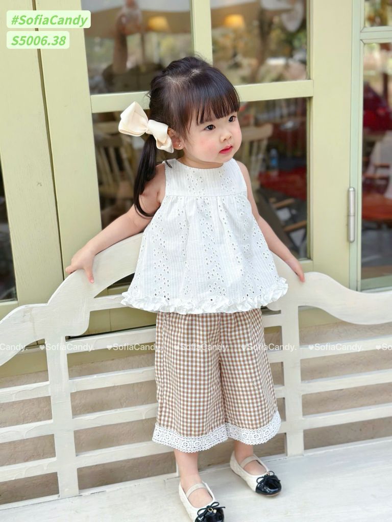 S5006 - Set bộ Sofia Candy áo trắng sát nách bèo - quần kẻ nâu ren chân size 1 - 10y