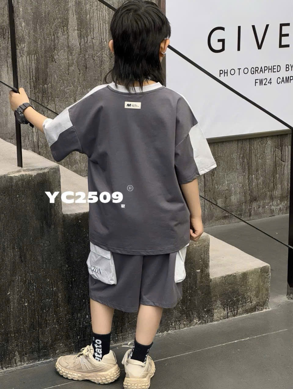 2509 - Bộ cotton QC 2 màu in chữ Highes bé trai size 110-150
