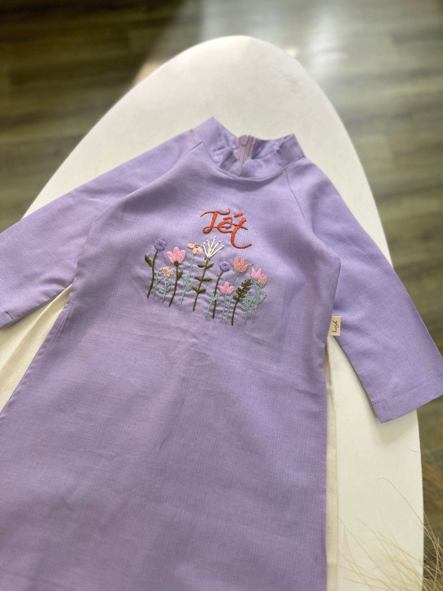 Áo dài linen Harifa thêu hoa ngực 5 màu Bé gái size 1 - 6y