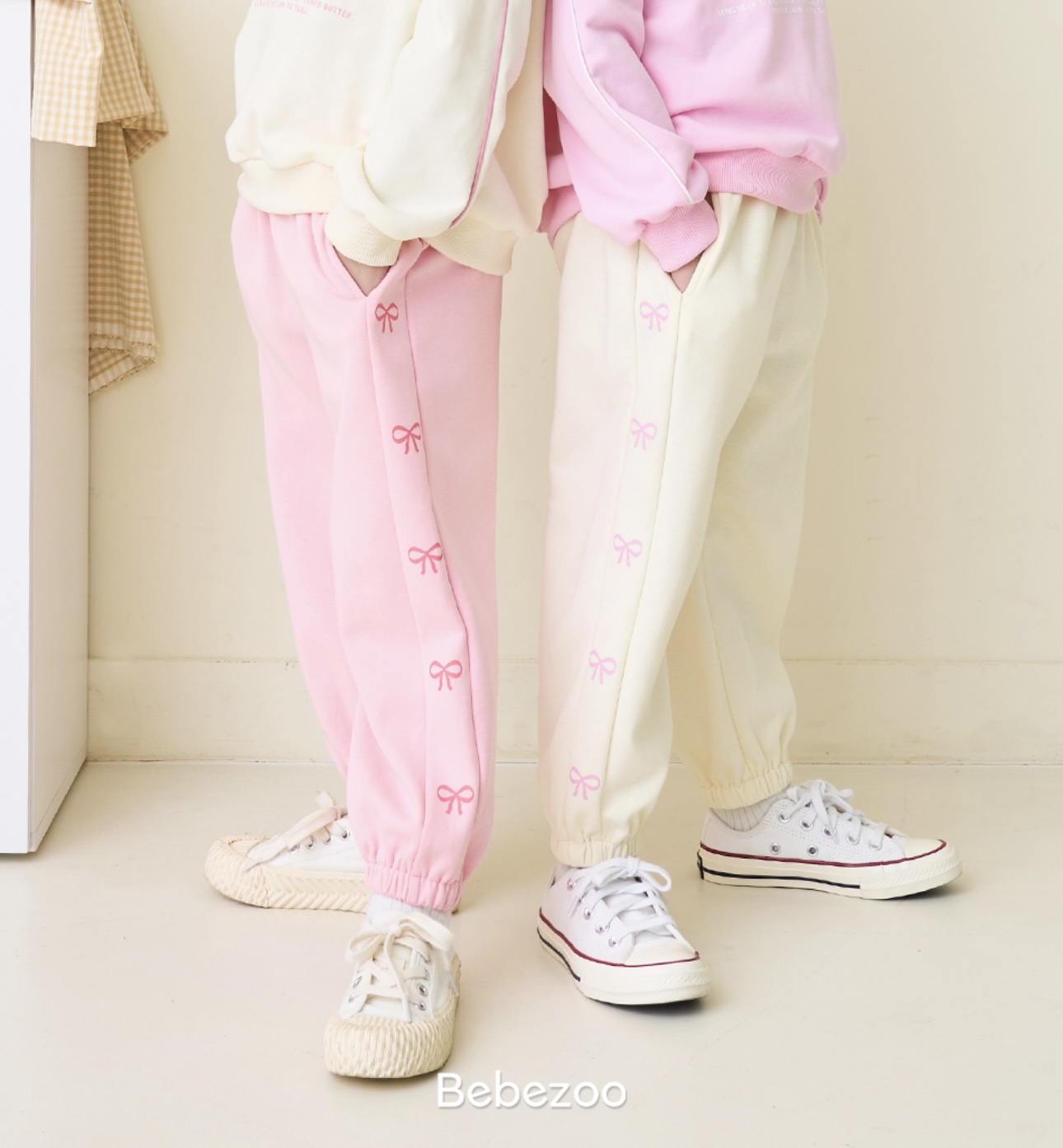 Quần nỉ mềm Bebezoo xuất Hàn in nơ hông bé gái size 100-150
