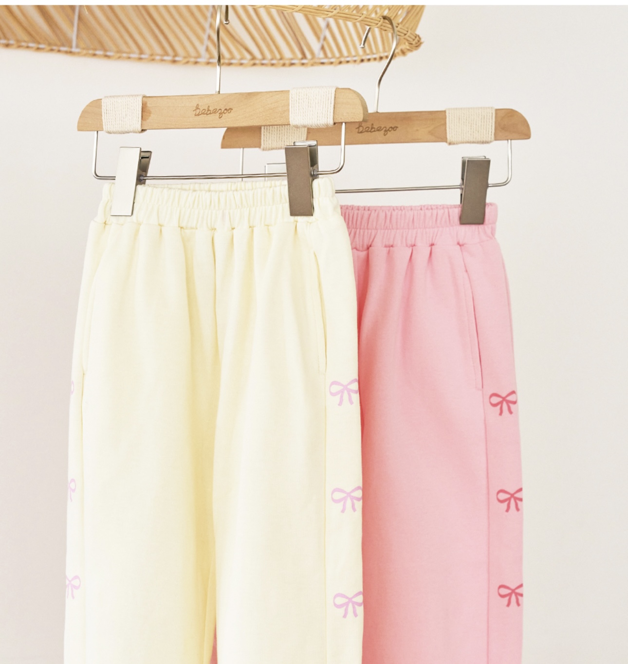 Quần nỉ mềm Bebezoo xuất Hàn in nơ hông bé gái size 100-150