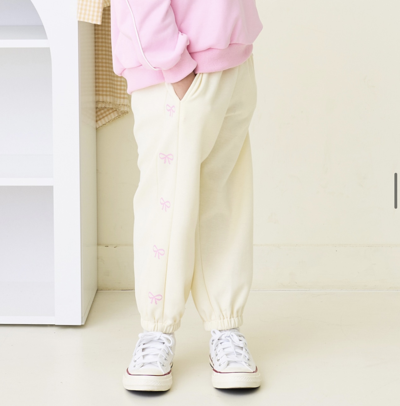 Quần nỉ mềm Bebezoo xuất Hàn in nơ hông bé gái size 100-150