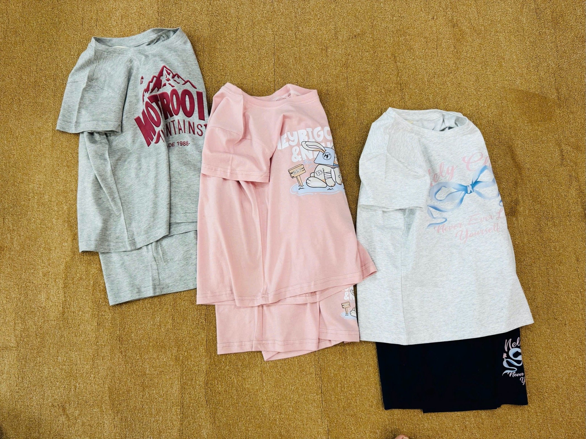 Bộ cotton HM vải dư dòng đại hoạ tiết chữ, nơ nhiều màu bé gái size 4-14y