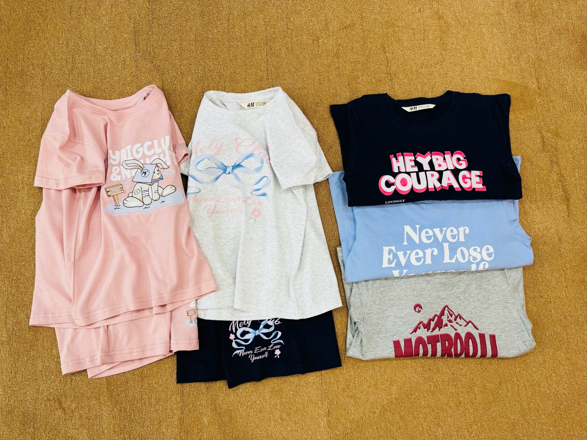 Bộ cotton HM vải dư dòng đại hoạ tiết chữ, nơ nhiều màu bé gái size 4-14y