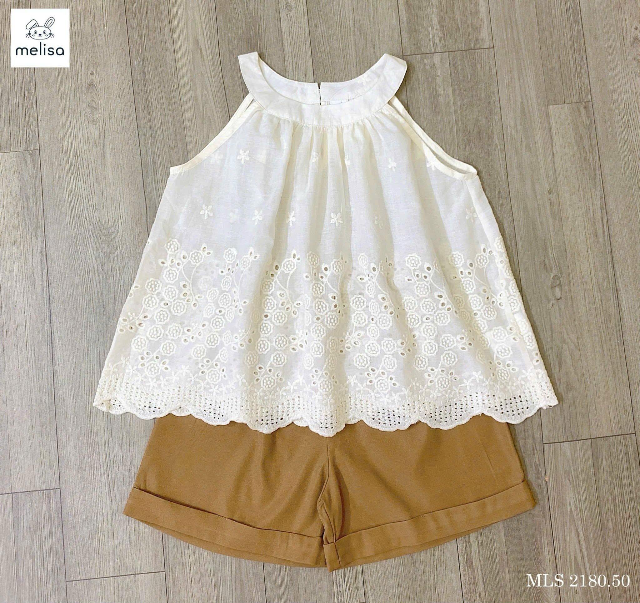 MLS 2180 - Bộ Melisa áo thô boil màu be cổ yếm + quần kaki nâu bé gái size 2-12y