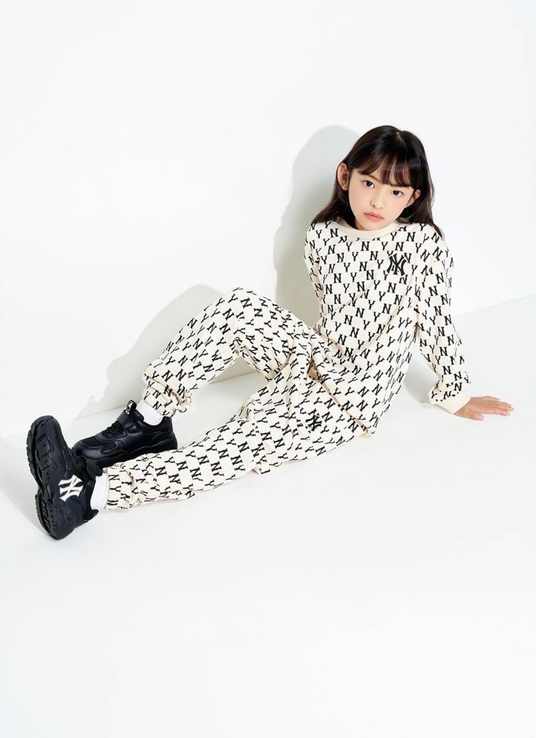 Giày M.L.B Kids Chunky màu đen bản quai trơn