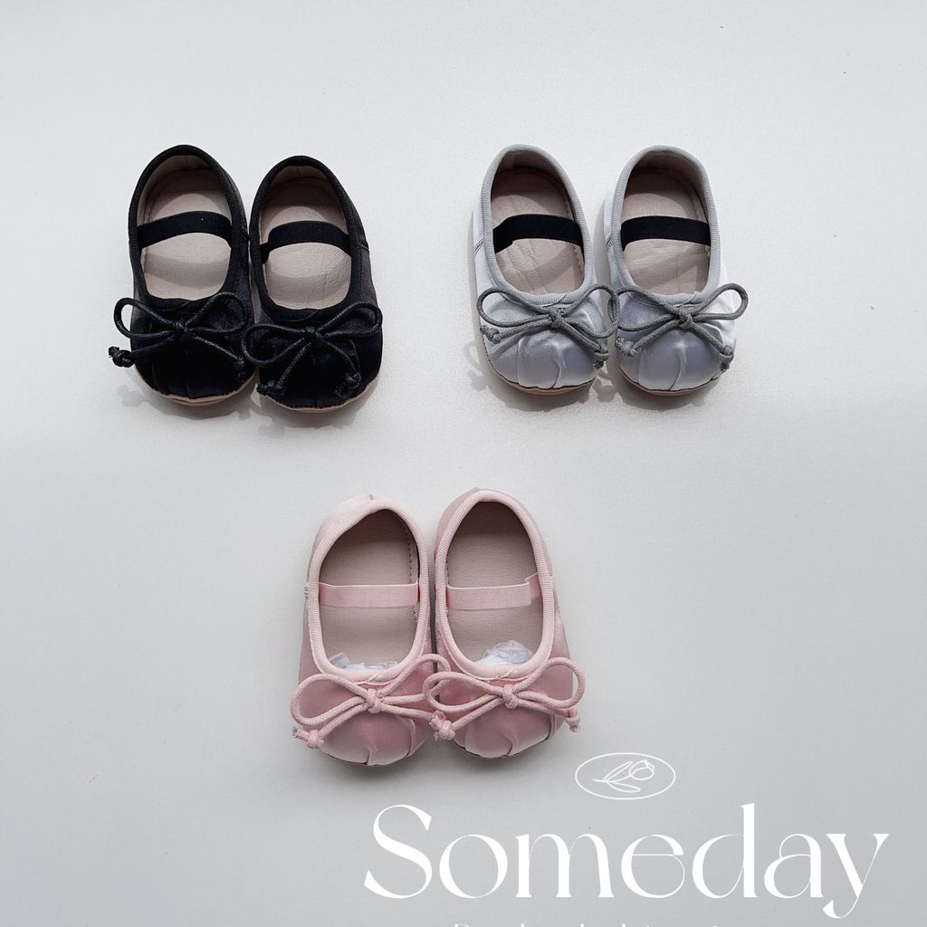 Giày tập đi đế cao su mềm đính nơ nhiều màu bé gái size 11-13cm
