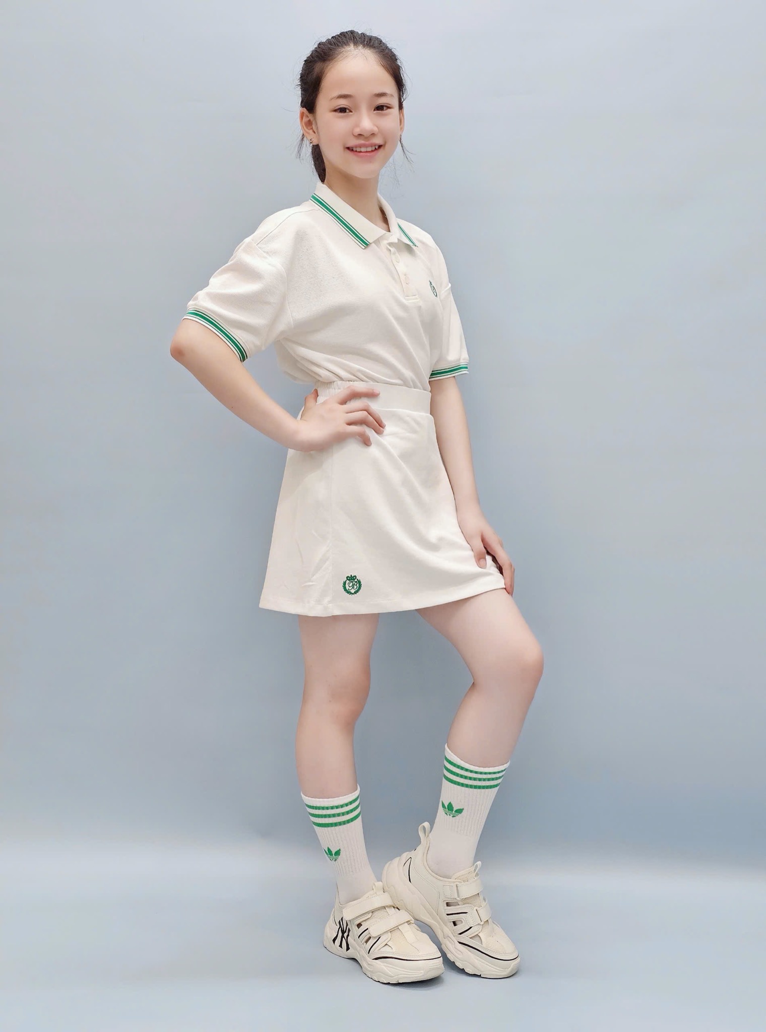 Set bộ polo thể thao + chân váy Beemon 2 màu trắng/xanh bé gái size 120-160
