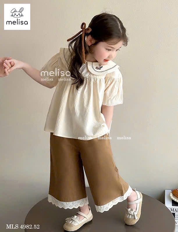 MLS 4982 - Bộ Melisa áo vàng cổ sen thêu + quần lửng màu nâu gấu ren bé gái size 2-12y