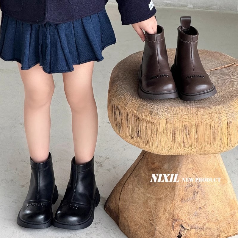 A079 - Bốt da chữ Miu Miu 2 màu nâu/đen cho bé gái size 26-36