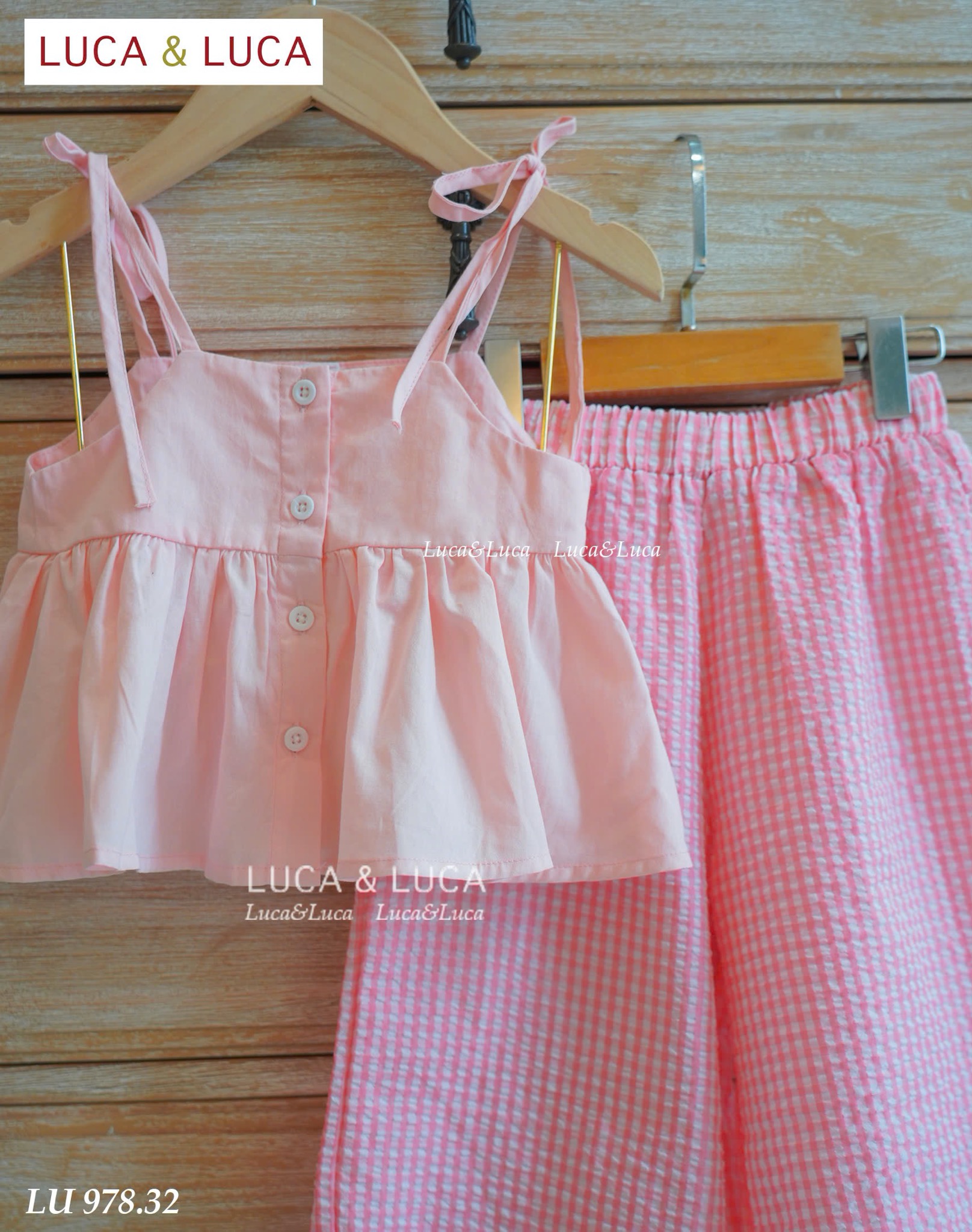LU 978 - Bộ Luca áo hai dây hồng + quần suông caro hồng bé gái size 2-12y