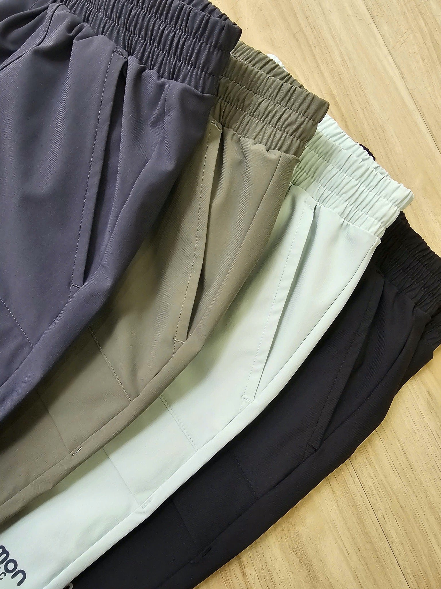 Quần short vải golf Bee Mon túi hộp 4 màu cho bé size 120-160