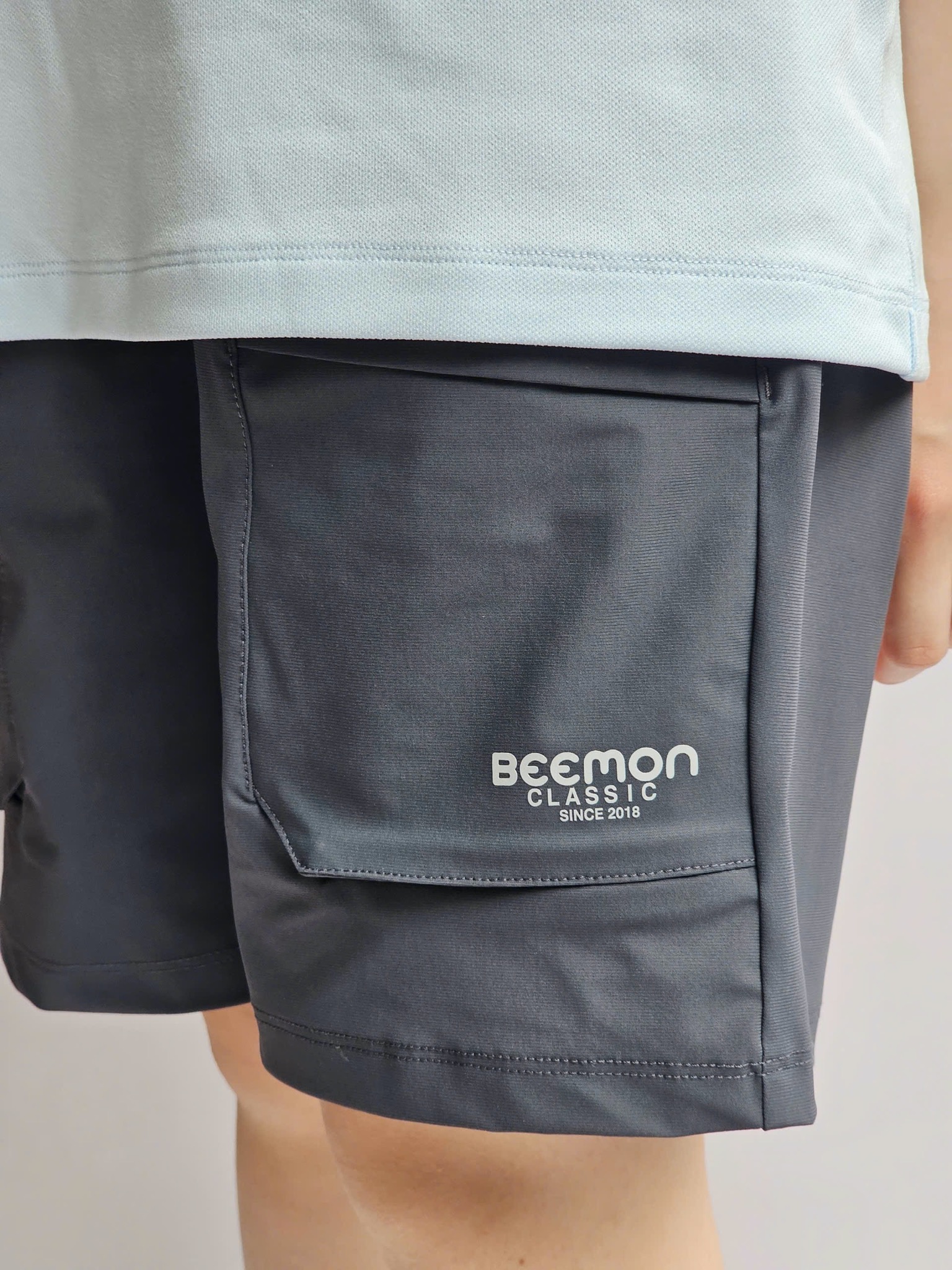 Quần short vải golf Bee Mon túi hộp 4 màu cho bé size 120-160