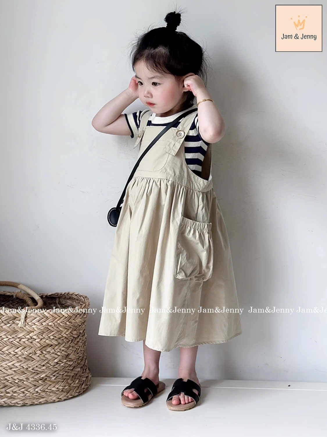 JJ 4336 - Set Jam & Jenny áo cotton kẻ đen trắng + váy yếm kaki màu kem bé gái size 2-12y