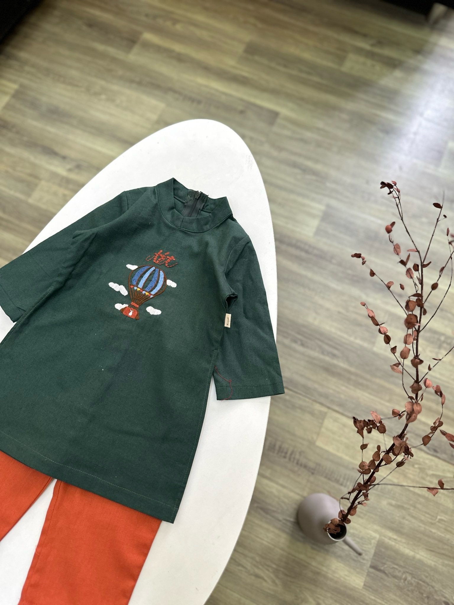 Áo dài linen Harifa thêu ngực nhiều màu BT size 1 - 6y