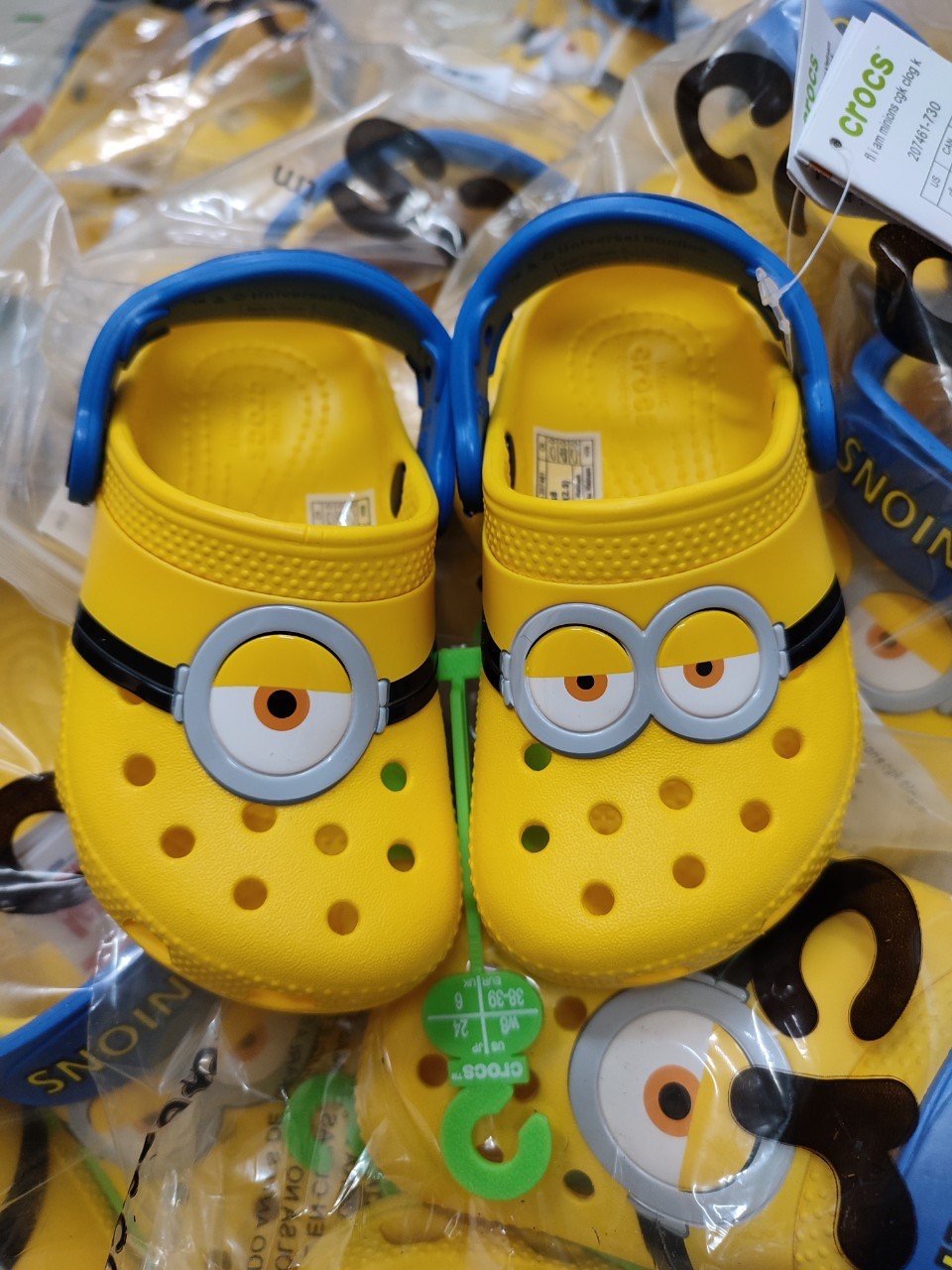 Sục Crocs Minion Funlab Clog Kids màu vàng