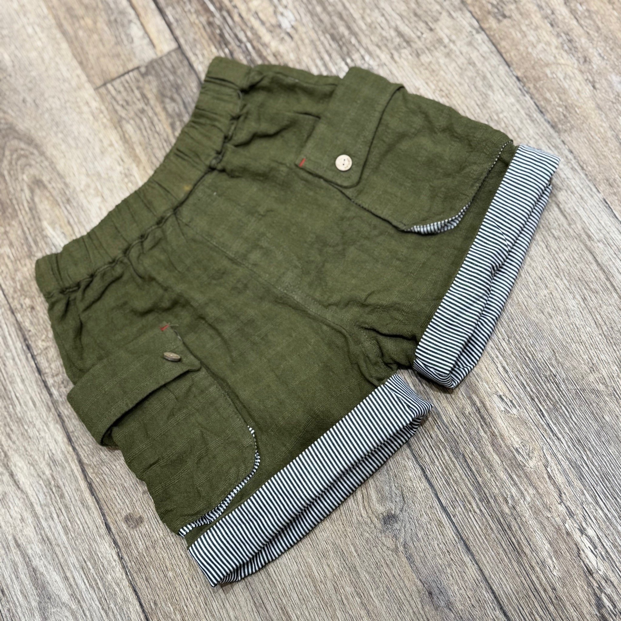 Quần short Moimoln màu rêu gấu kẻ cho bé size 90-110