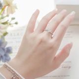  Nhẫn cầu hôn vàng tây 18k đơn giản đẹp đính kim cương round Gix Jewel 