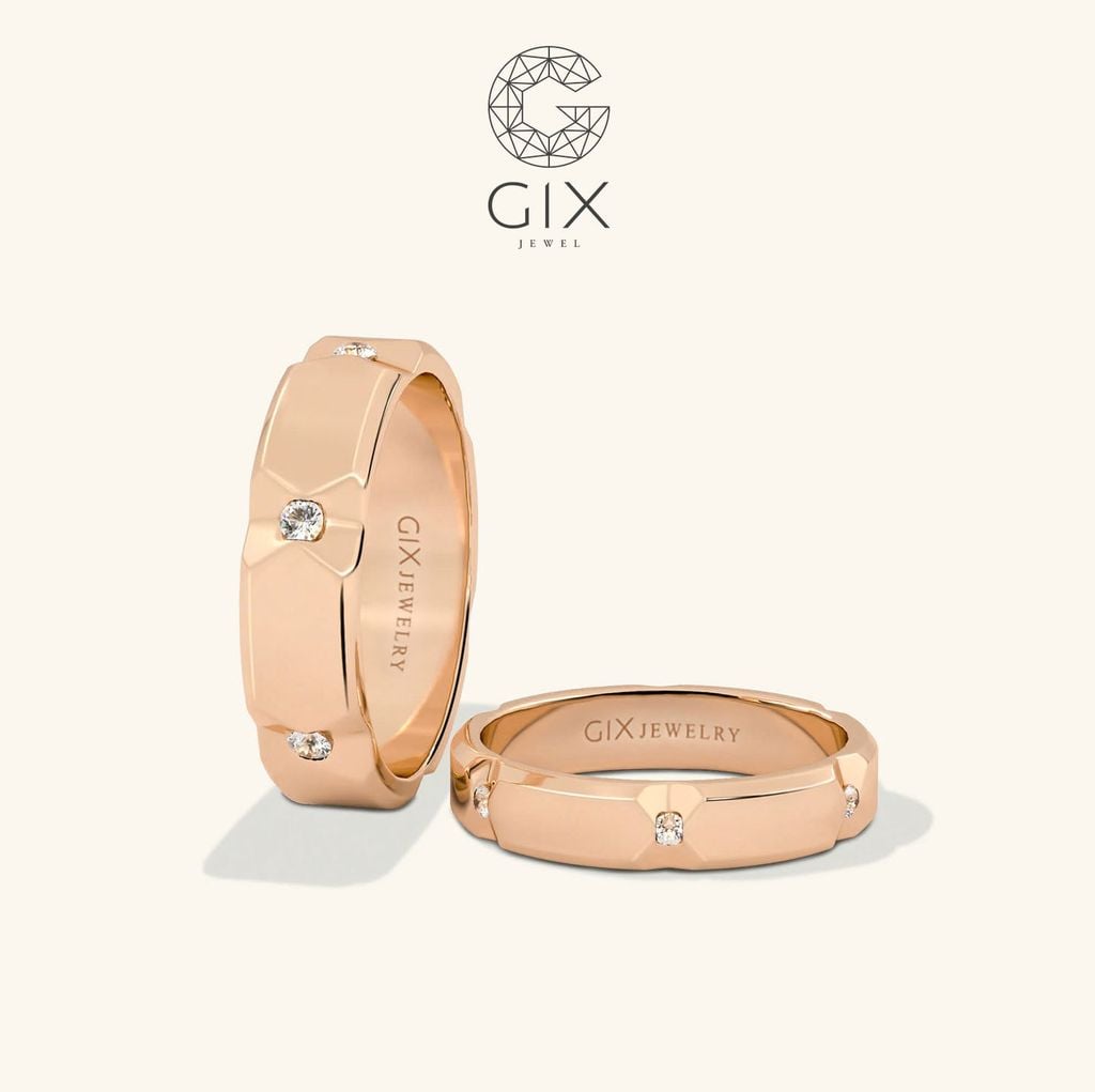 Nhẫn cưới đặc biệt thiết kế riêng bản to đính kim cương khắc nổi Gix Jewel