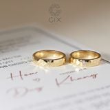  Nhẫn cưới thiết kế vàng 18k đẹp mặt vát hammer cao cấp tinh tế Gix Jewel 