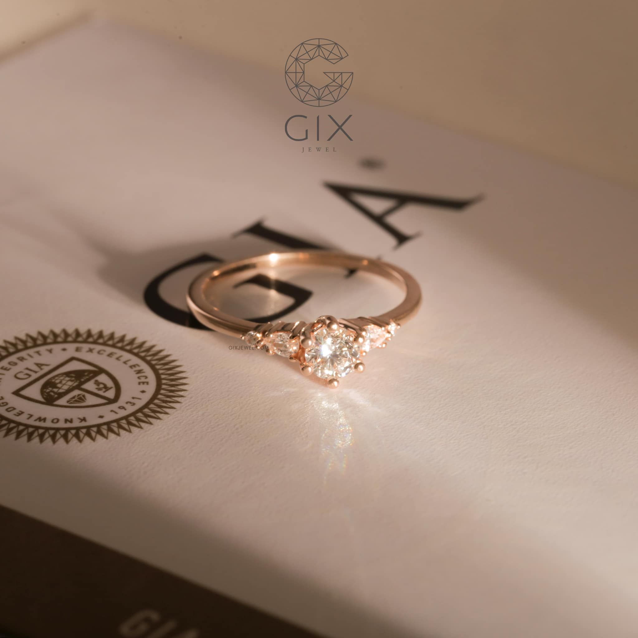  Bộ nhẫn kim cương đính hôn vàng hồng 18k đẹp - Royal Oath | Gix Jewel 
