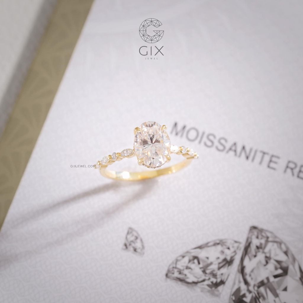  Nhẫn Đính Hôn Vàng 18K Kim Cương Moissanite - Oval Embrace | Gix Jewel 