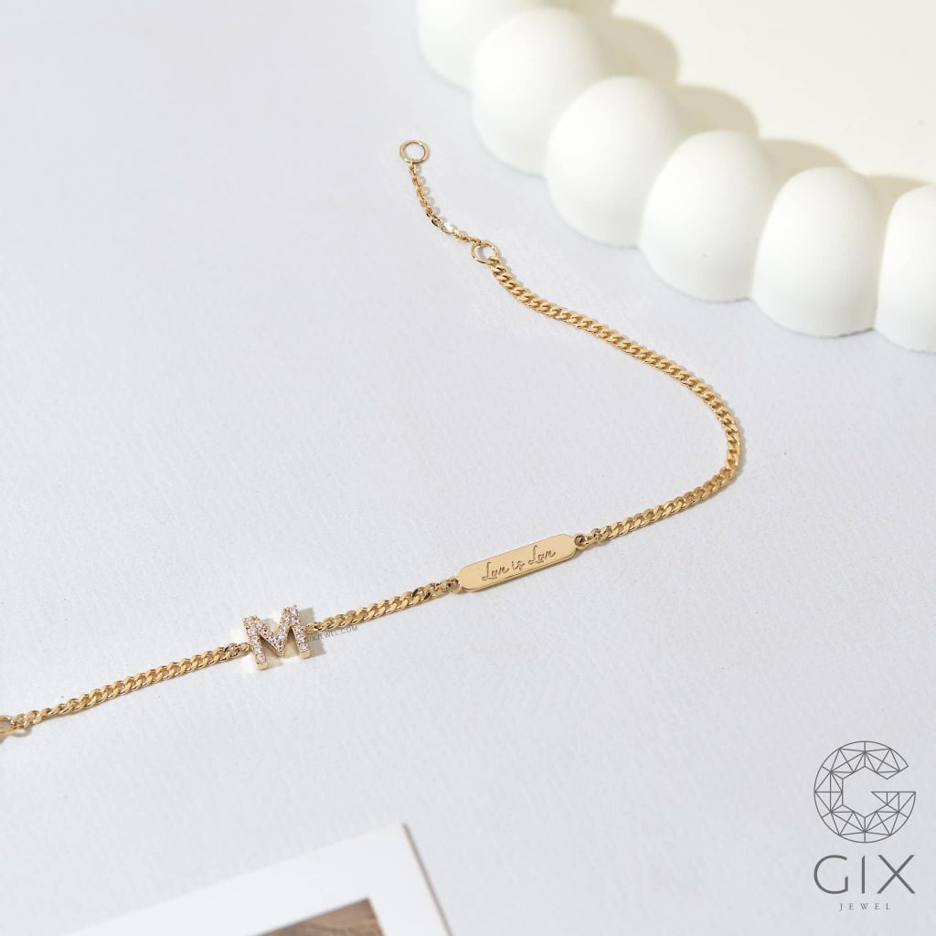  Lắc tay bạc vàng tây 18k nữ sợi khoen lật gắn chữ khắc tên đẹp Gix Jewelry 