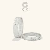 Nhẫn cưới vàng 14k vát hammer đính kim cương tấm - GCR25050078 