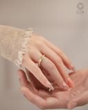  Nhẫn cưới vàng 18k thiết kế Gix Jewel đính kim cương nhám xước vintage 
