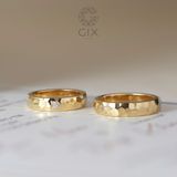  Nhẫn cưới thiết kế vàng 18k đẹp mặt vát hammer cao cấp tinh tế Gix Jewel 