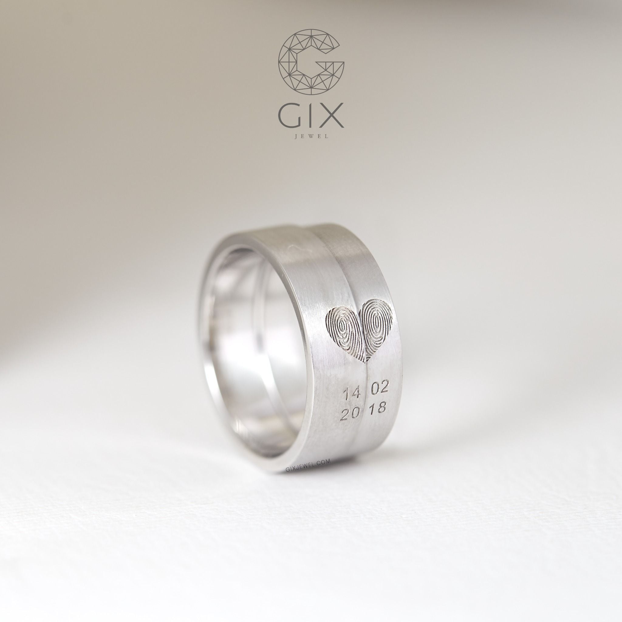  Nhẫn cưới vàng 18k khắc vân tay thiết kế đơn giản khắc tên Gix Jewel 