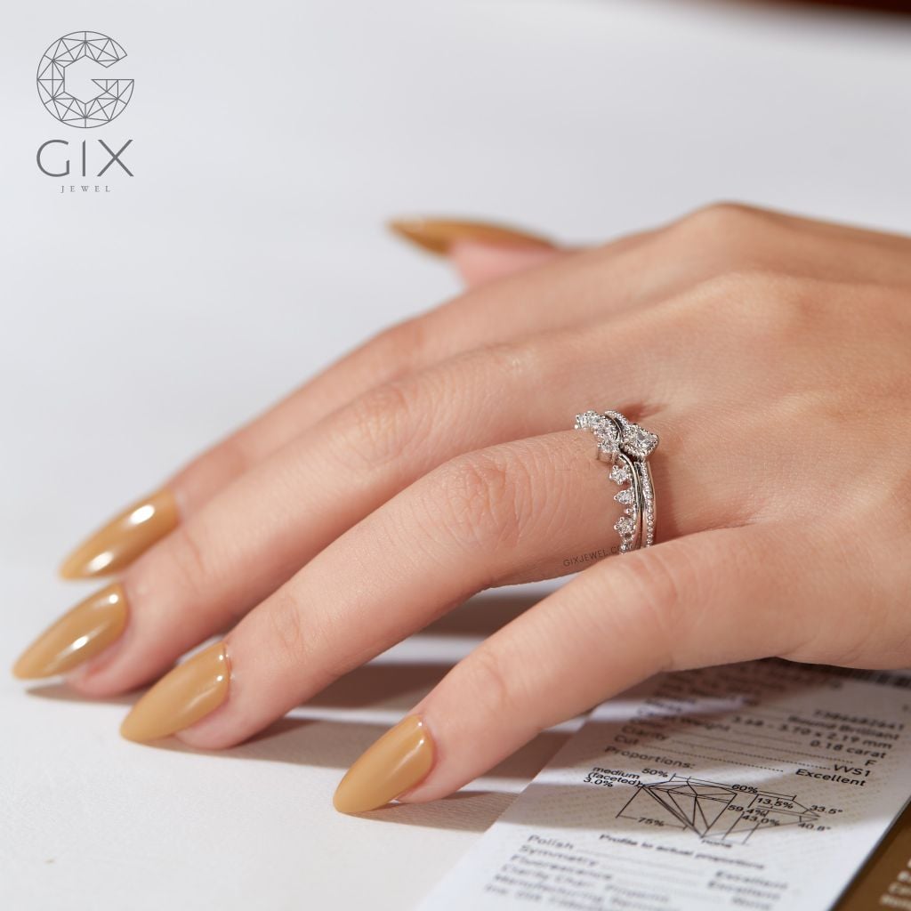 Bộ Nhẫn Kim Cương Cầu Hôn Bạn Gái Đẹp Vàng 18K Đính Kim Cương Chữ Nhật