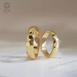  Nhẫn cưới thiết kế vàng 18k đẹp mặt vát hammer cao cấp tinh tế Gix Jewel 