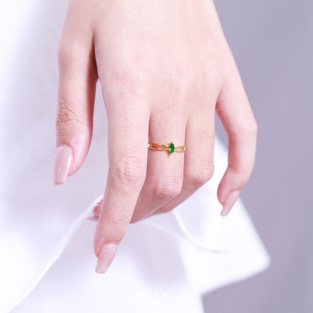 Nhẫn Bạc Nữ Đính Đá Xanh Lá Mạ Vàng 18K Gix Jewel Hình Hạt Dưa SPGN02